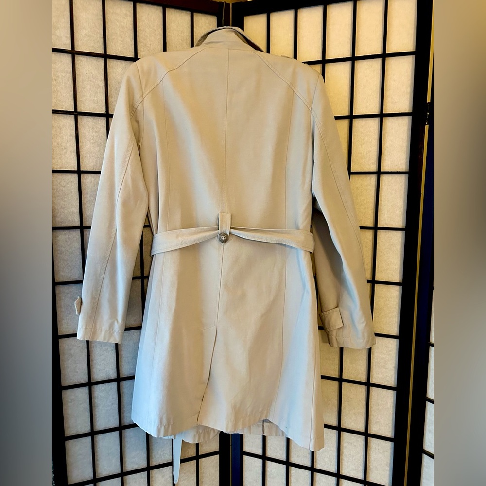 Trench Coat with Belt. Spring/Fall. - Picture 2 of 4